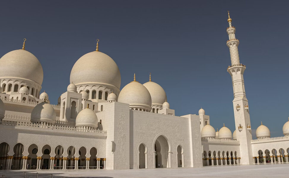 The Tourist’s Guide To Modern UAE: Where Heritage And High-Tech Coexist