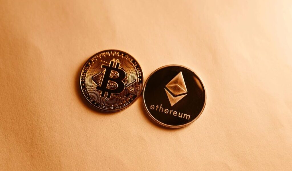 Crypto vs Traditional Investing: What’s Changing for MENA Investors