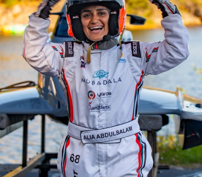 Emirati Racer Alia Abdulsalam Surpasses World Speed Record In Formula 4 Powerboats